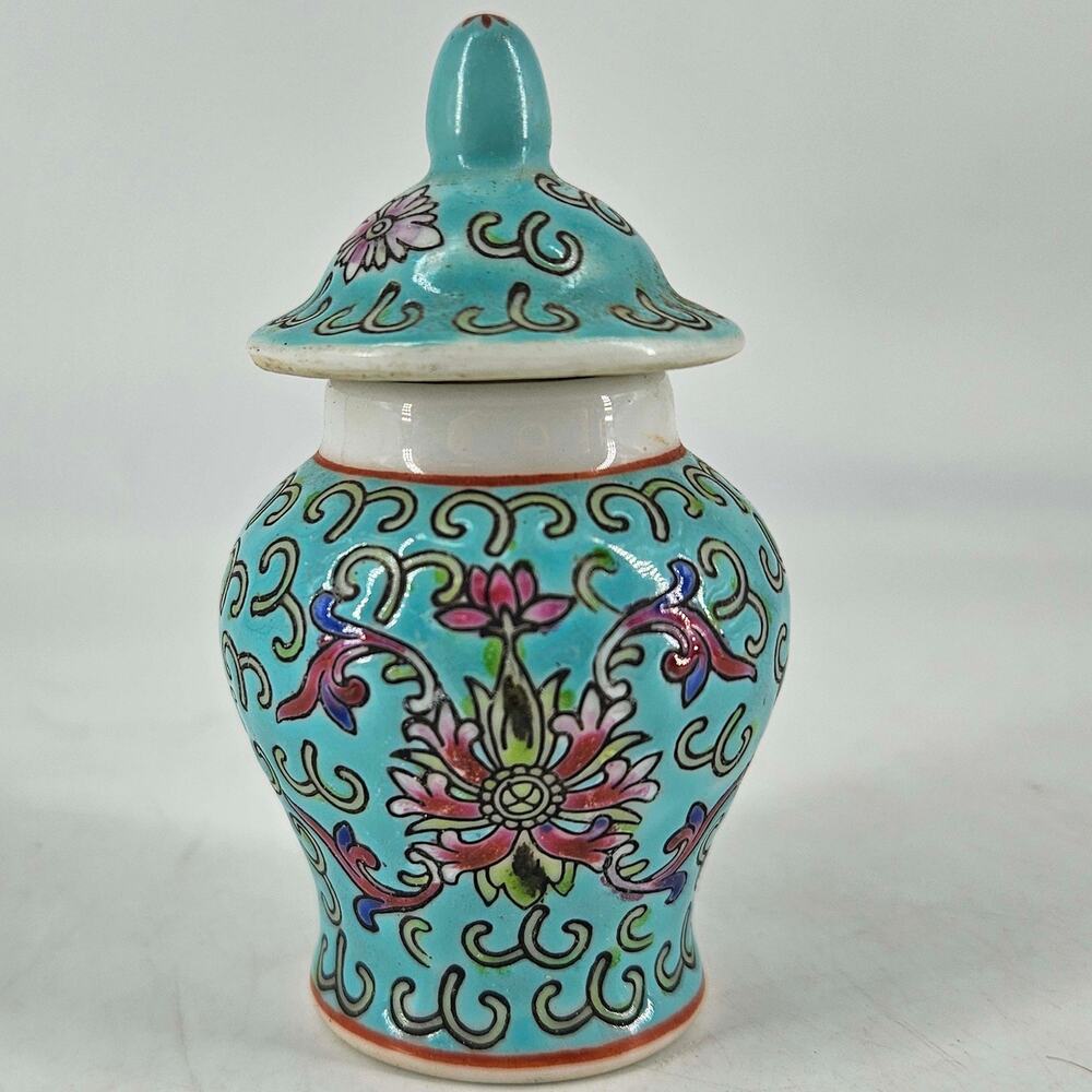 Vintage Lidded miniature blue Ginger Jar Urn Chinese Multi Color Floral 3.5"